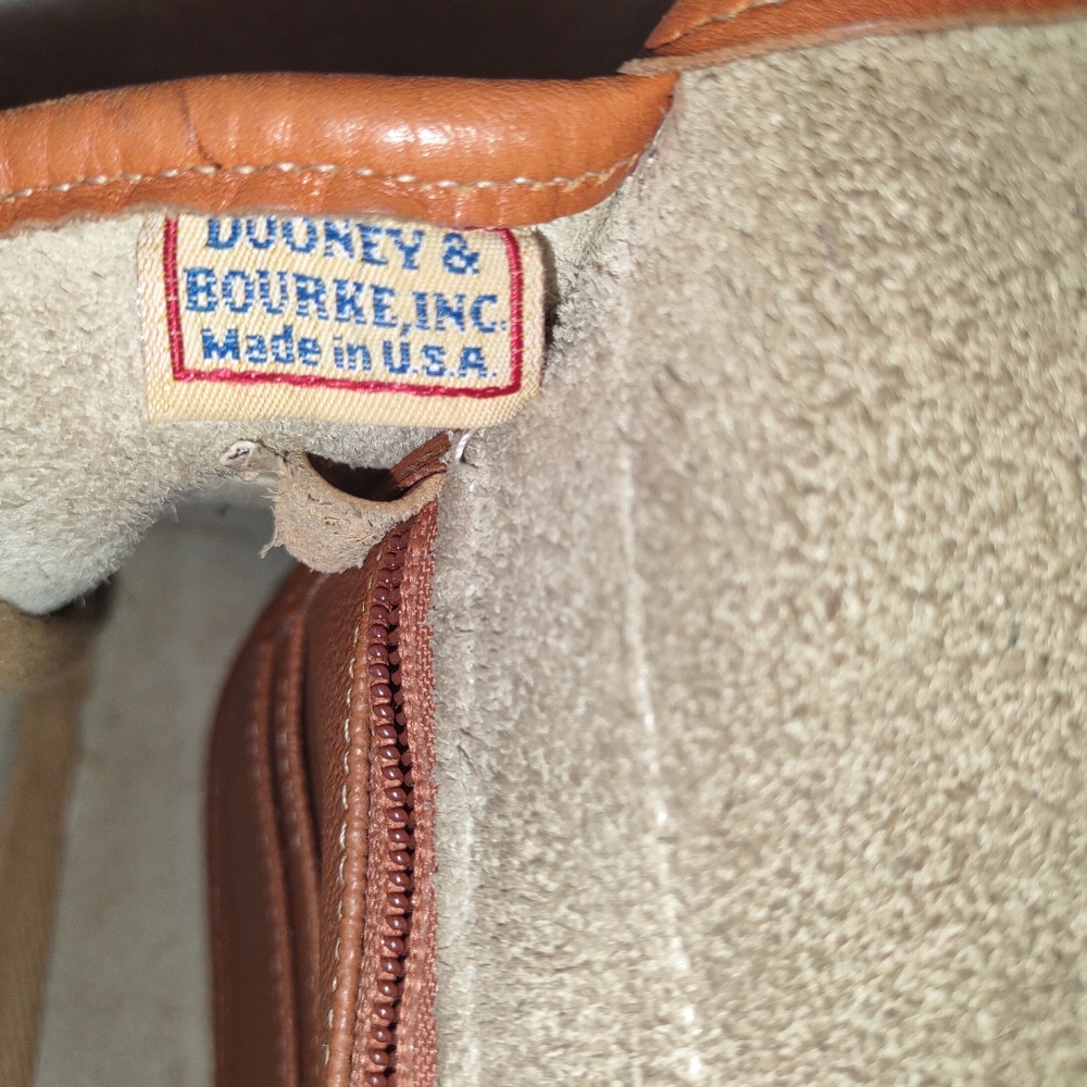 Vintage Dooney & Bourke CrossBody - Picture 12 of 14